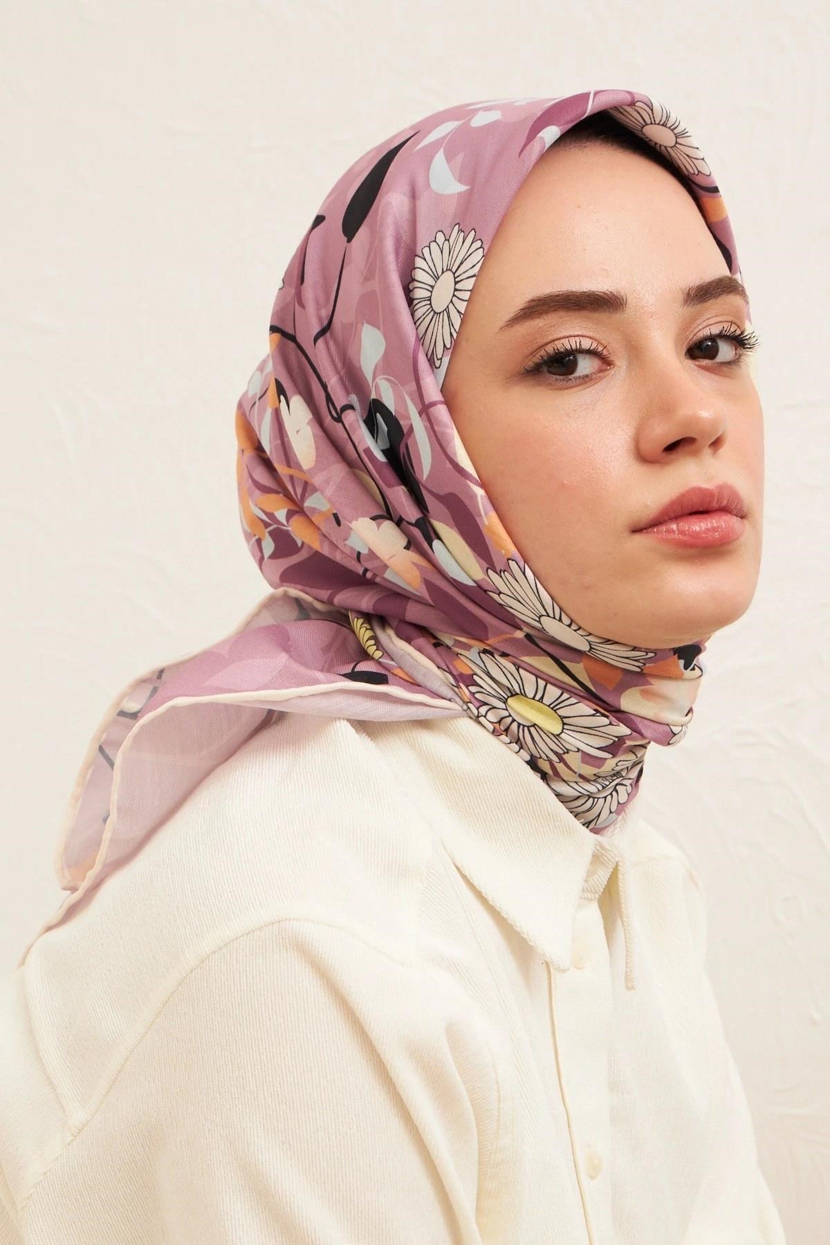 La Flores Gül Kurusu Pamuk Viskon Eşarp Modeli