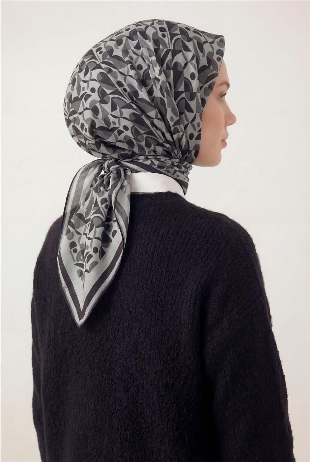 Pamuk Karışımlı Eşarp Gümüş Retro Geometrik Desenli Soft Dokulu Kaymaz 90x90