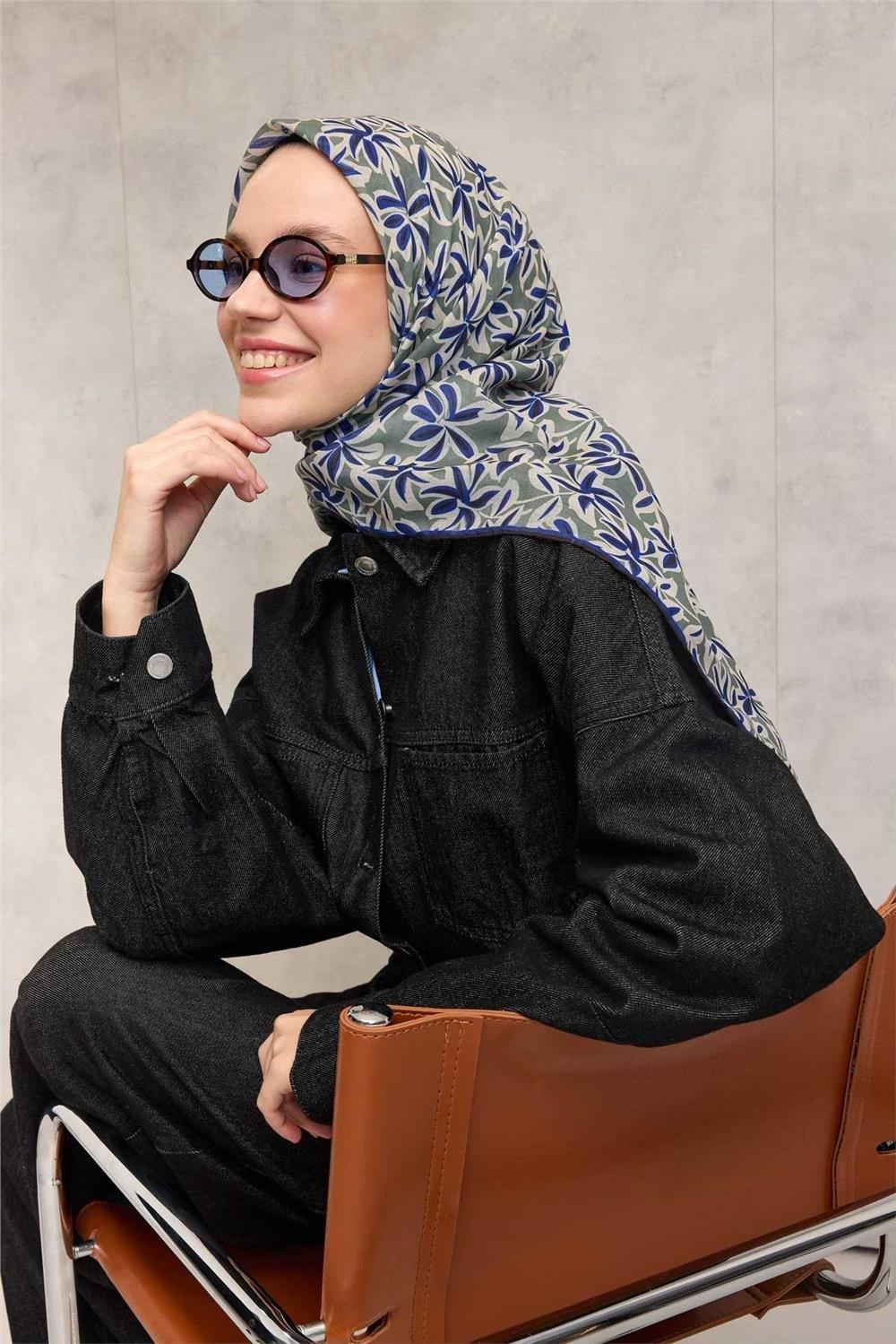 Pamuk Polyester Soft Eşarp Açık Asker Yeşili Flora Desenli Kaymaz Dokulu 90x90