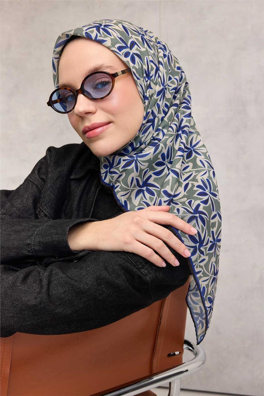 Pamuk Polyester Soft Eşarp Açık Asker Yeşili Flora Desenli Kaymaz Dokulu 90x90