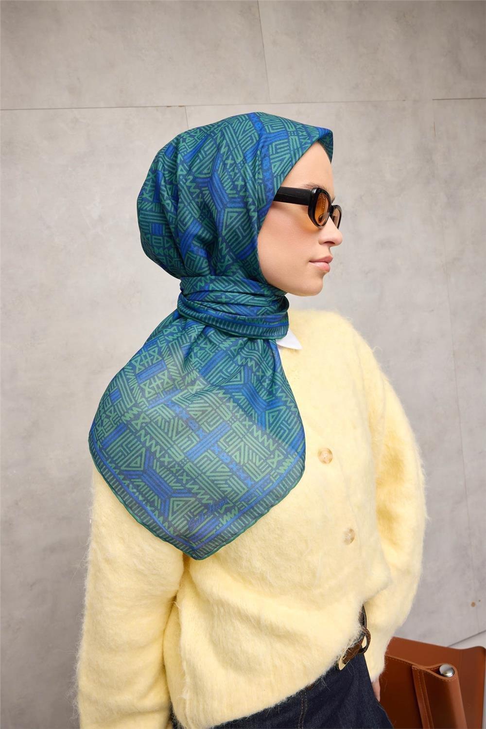 Pamuk Polyester Soft Eşarp Geometrik Desen Koyu Lacivert 90*90