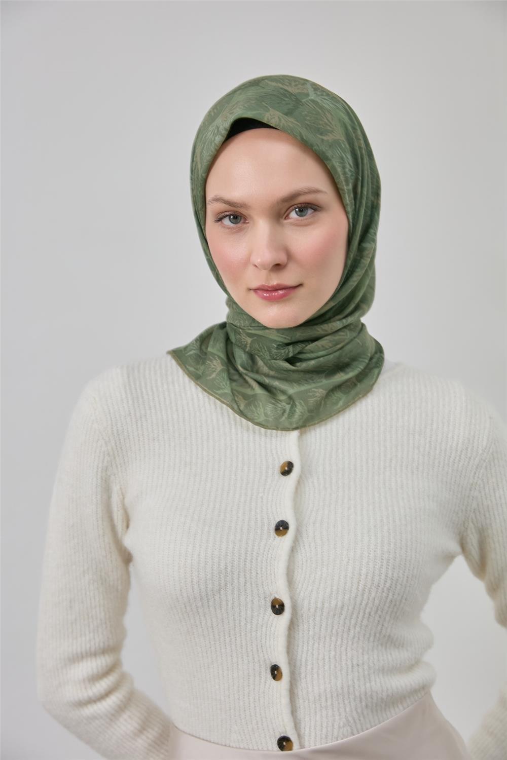 Pamuk Polyester Soft Eşarp Haki Yaprak Desen 90*90