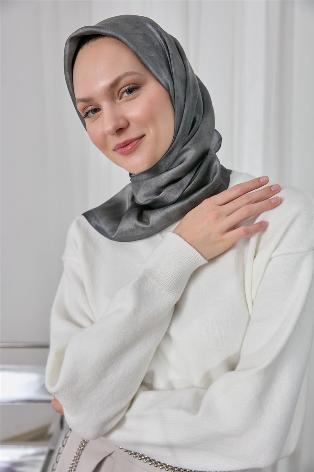 Shiny Işıltı Eşarp Gri Etnik Desen 90*90