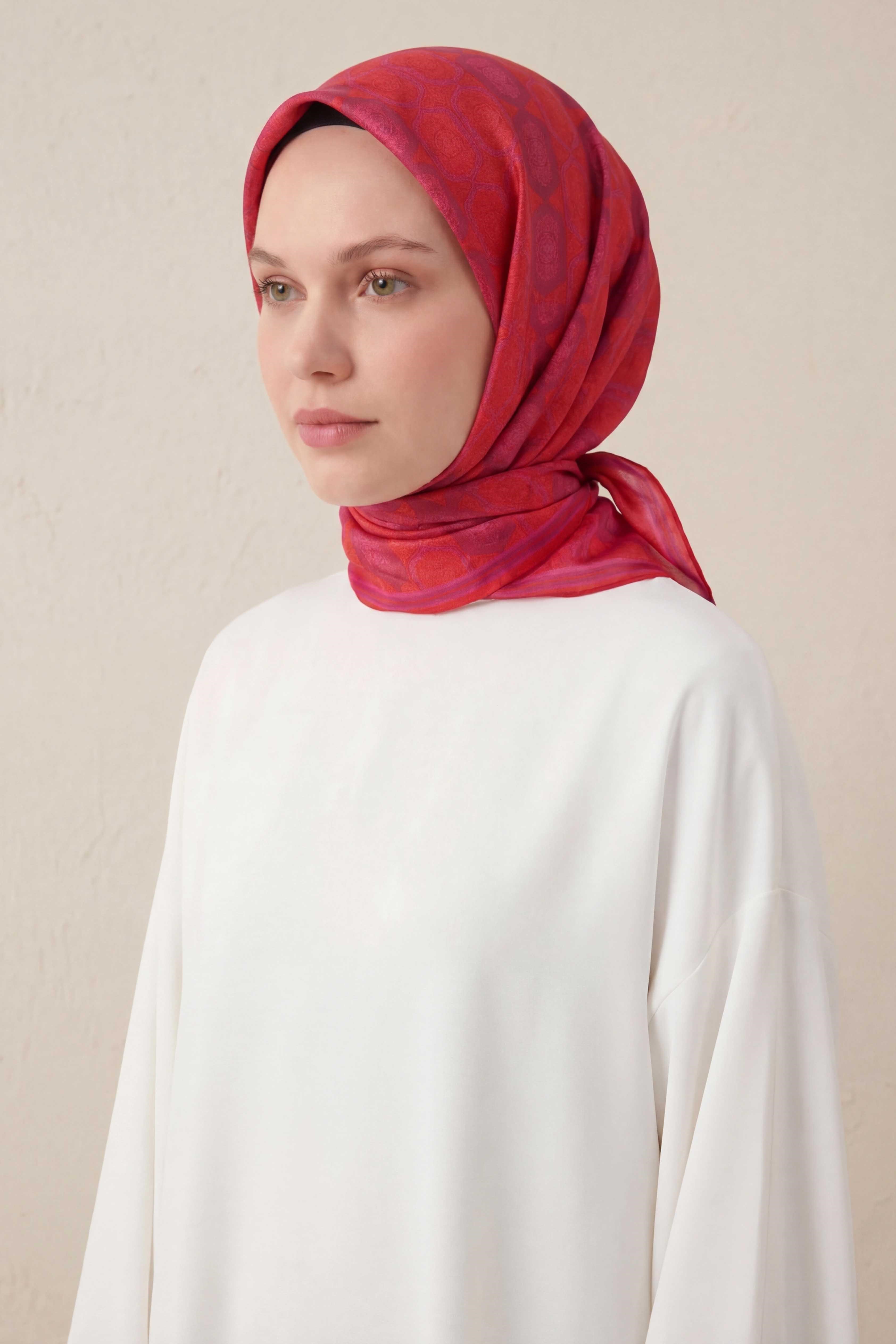 Pamuk Karışımlı Soft Eşarp Osmanlı Motif Desen Kırmızı 90x90