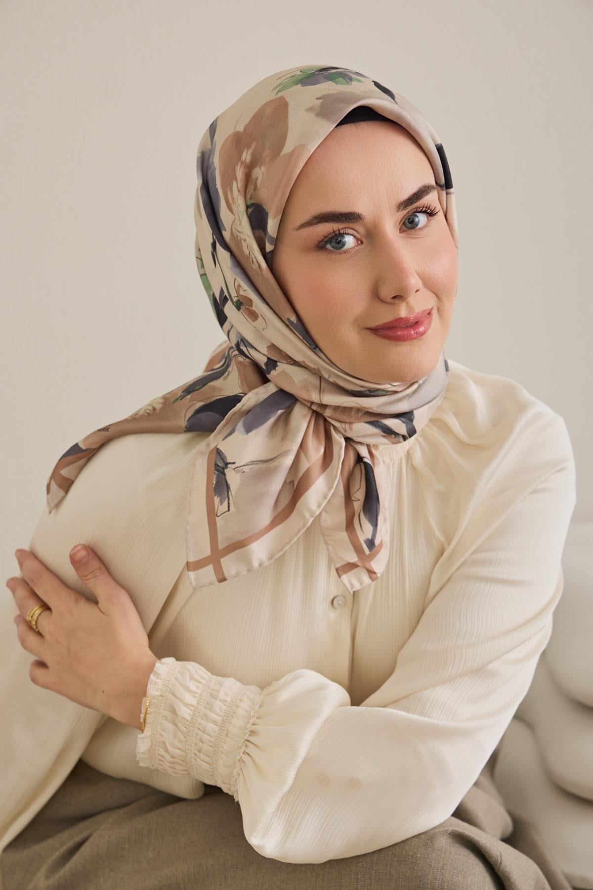 Twill İpek Eşarp Çiçek Desen Krem 90x90