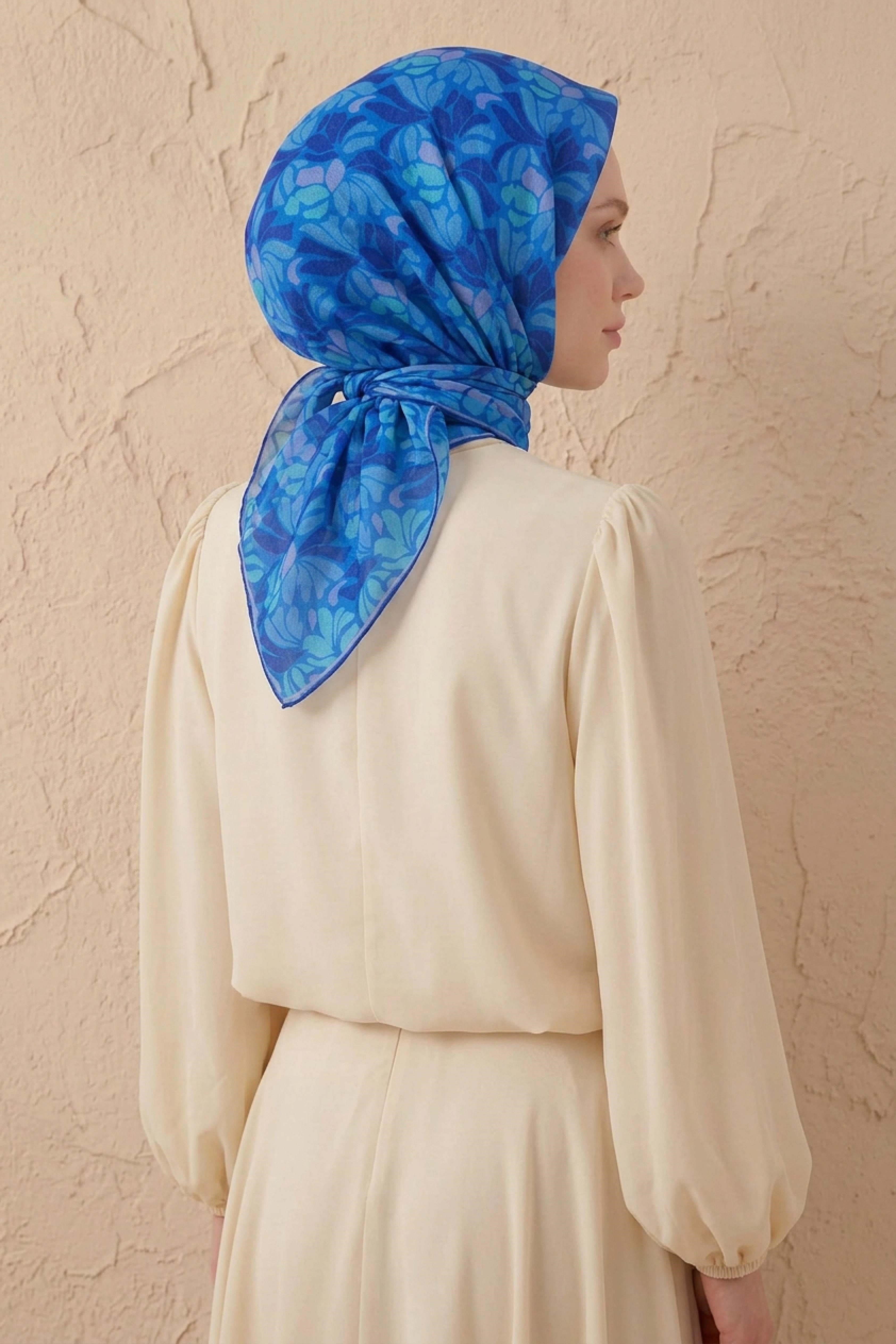 Soft Eşarp Floral Line Lacivert 90x90
