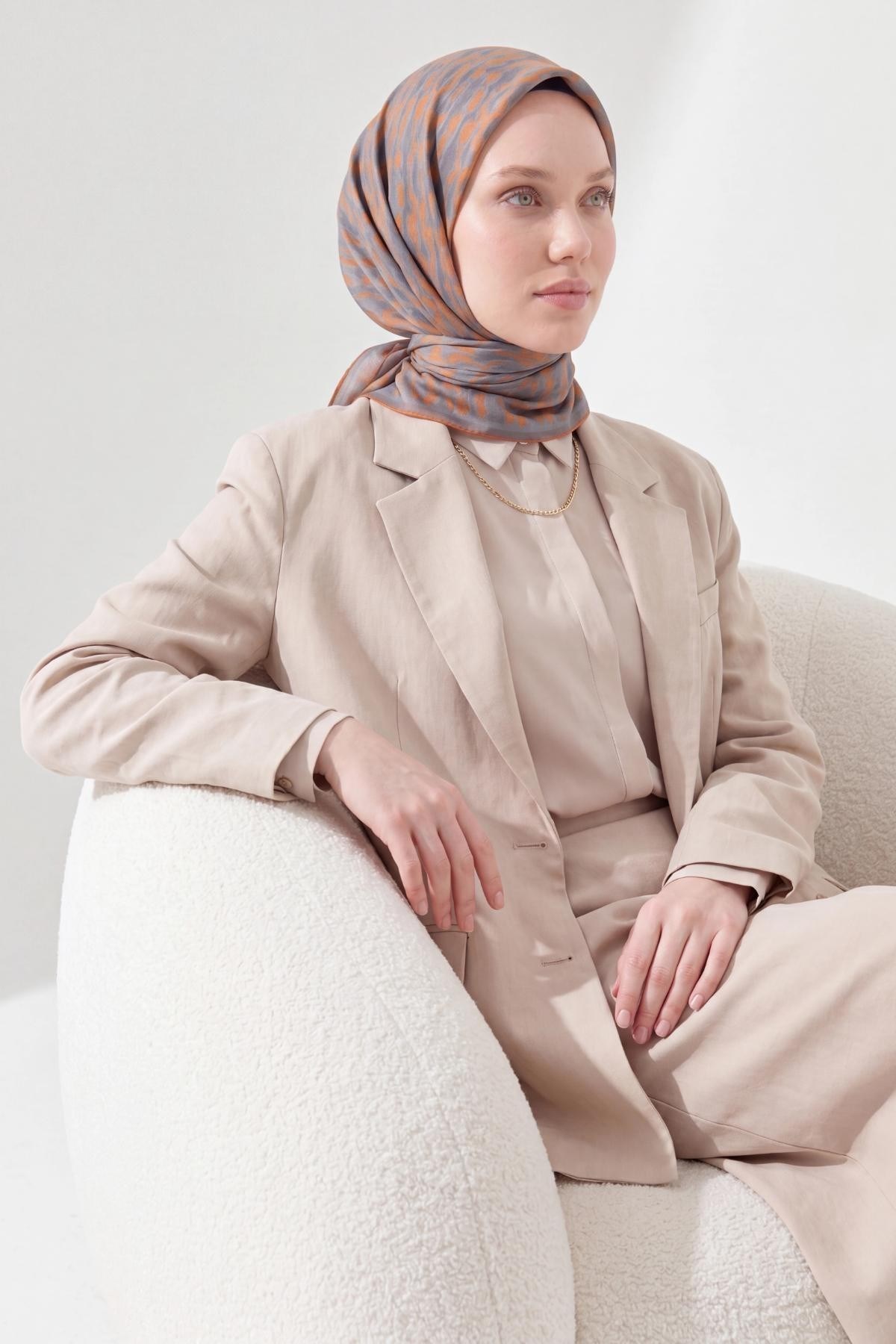 Soft Eşarp Flow Füme