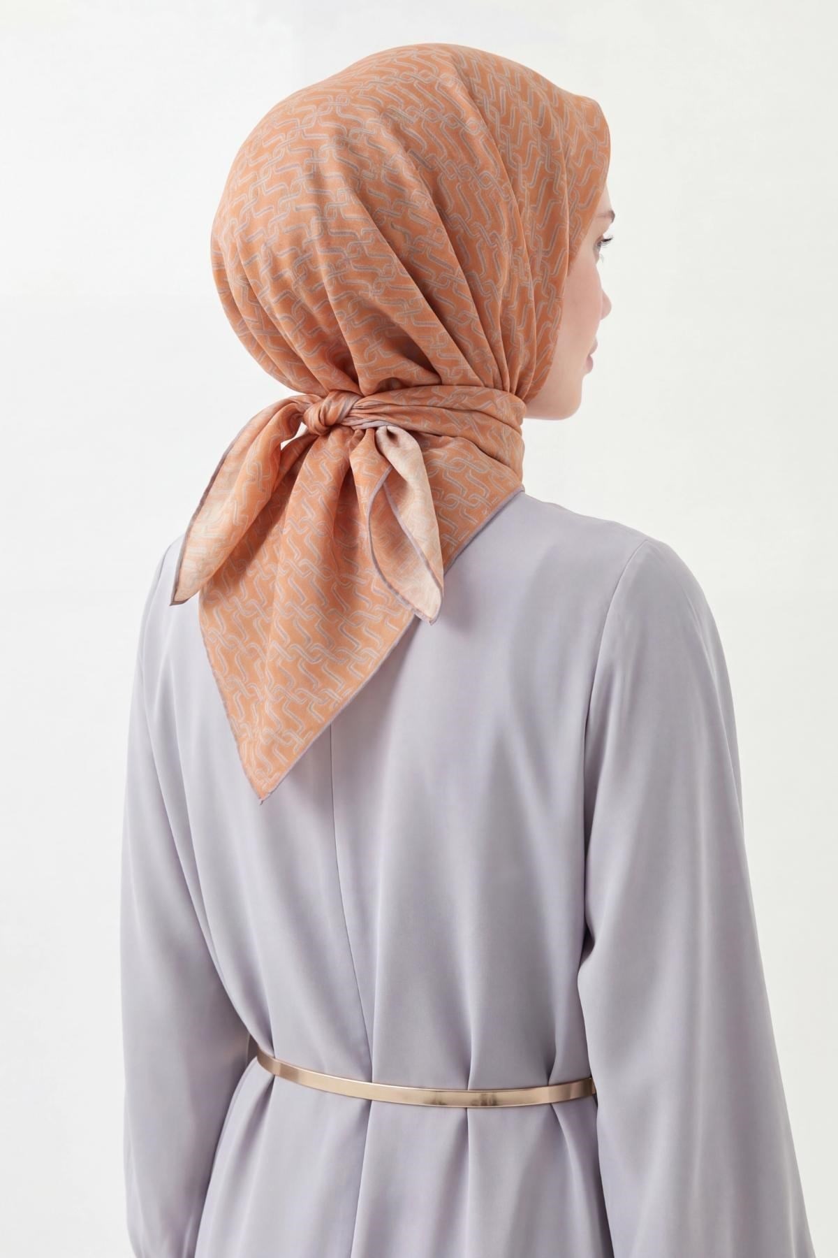 Soft Eşarp Zincir Desen Koyu Turuncu 90x90