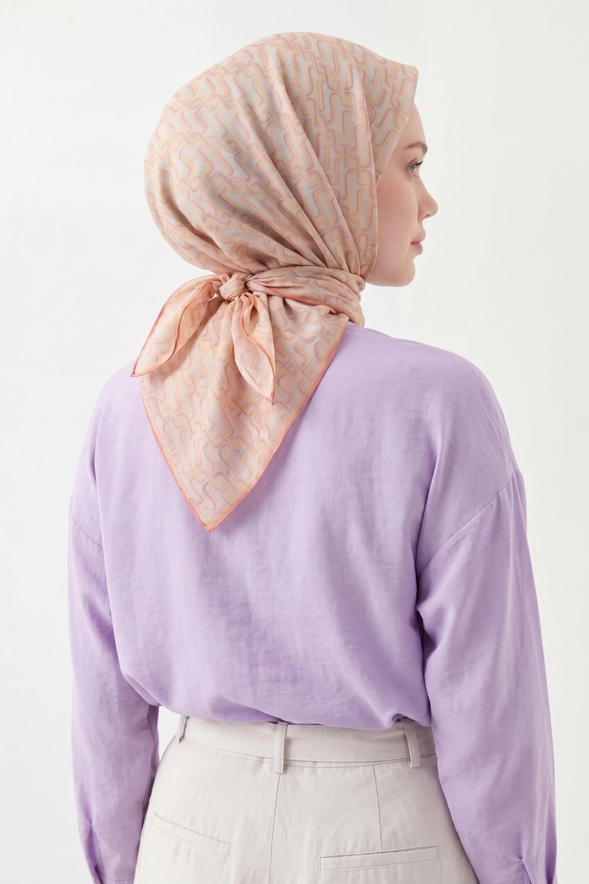 Soft Eşarp Zincir Desen Pudra 90x90