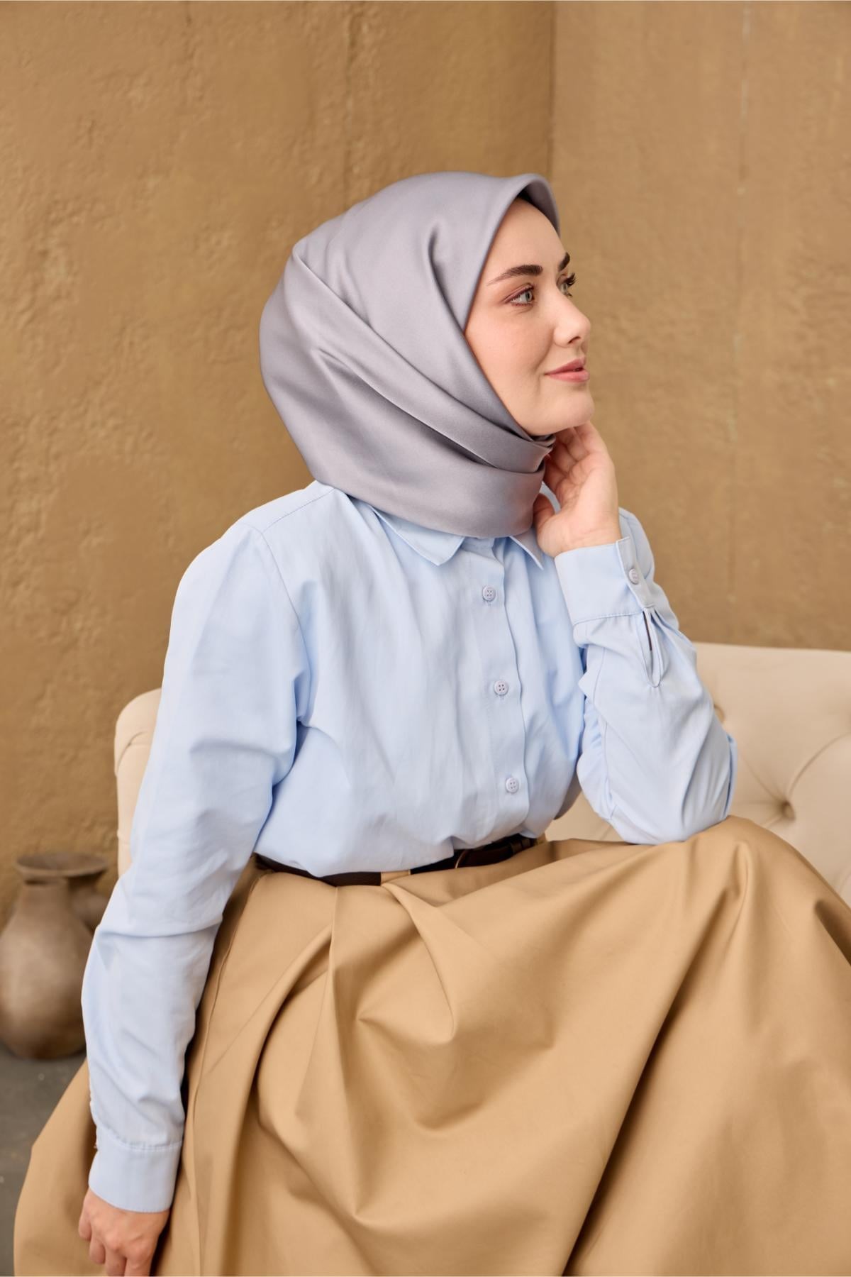Sura İpek Eşarp Gri Düz Renk Tok Duruşlu 90x90