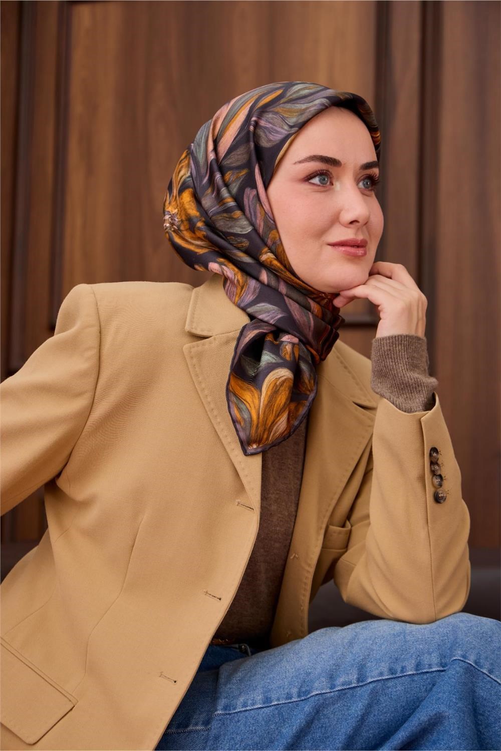 Twill İpek Eşarp Antrasit-Hardal Desenli Tok Duruşlu 90x90