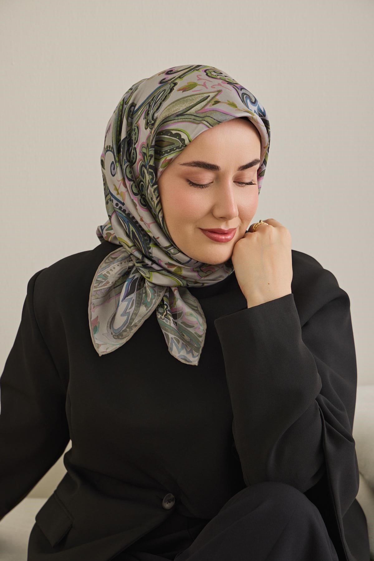 Twill İpek Eşarp Badem Motif Desen Açık Gri 90x90