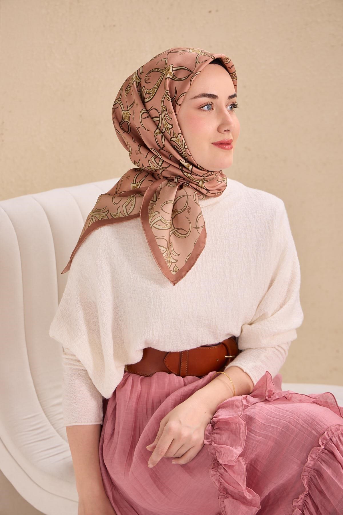 Twill İpek Eşarp Barok Pudra Vizon 90x90