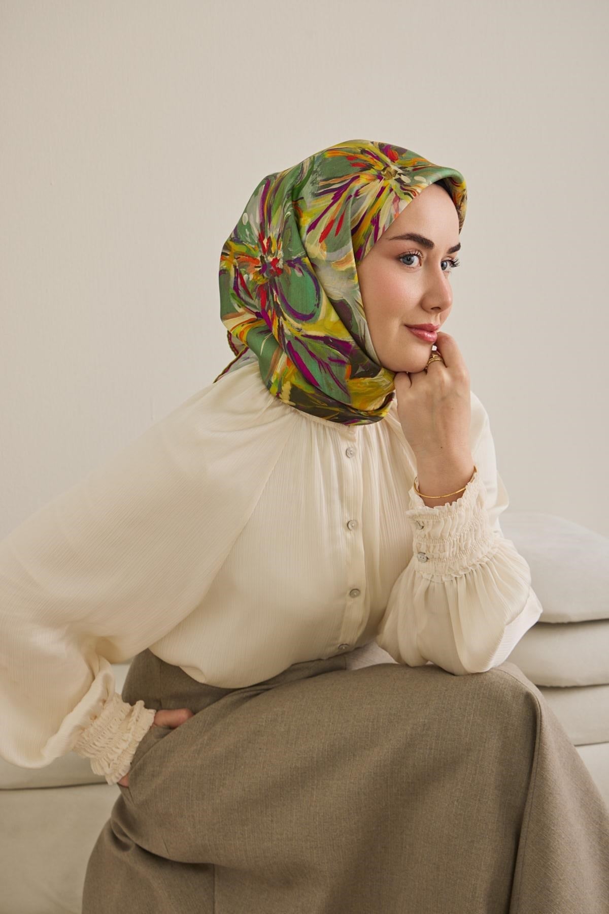 Twill İpek Eşarp Floral Art Desen Koyu Yeşil 90x90