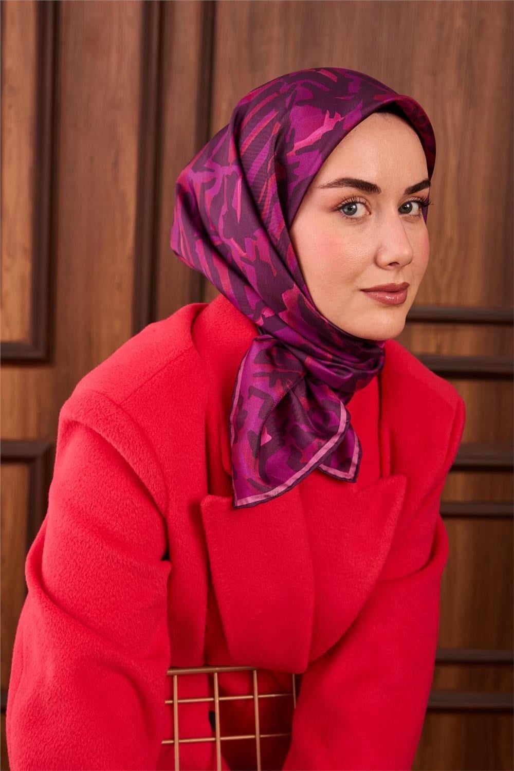 Twill İpek Eşarp Fuşya–Koyu Mor–Pembe Desenli Tok Duruşlu 90x90
