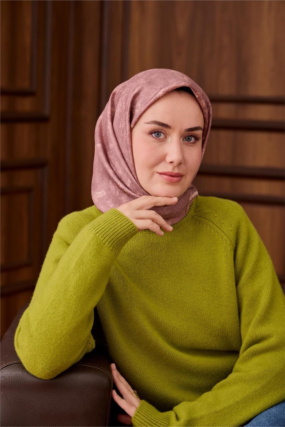 Twill İpek Eşarp Gül Kurusu–Toz Pembe Desenli Tok Duruşlu 90x90