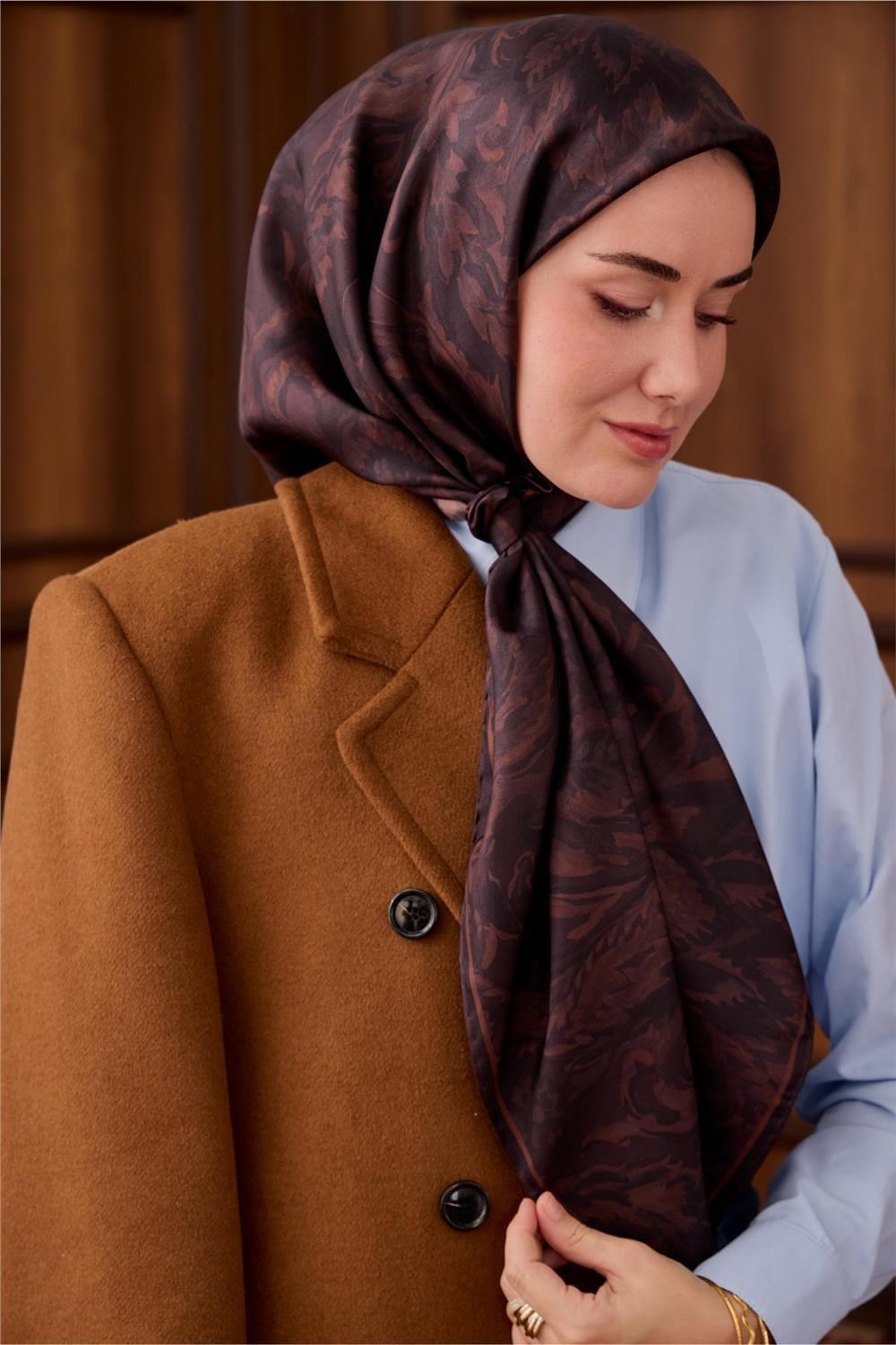 Twill İpek Eşarp Kahve-Mor Desenli Tok Duruşlu 90x90