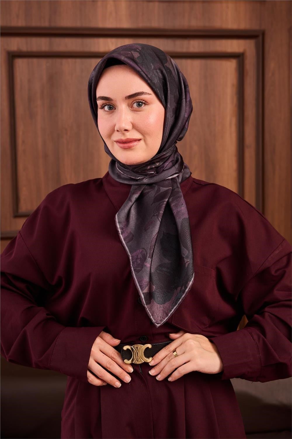 Twill İpek Eşarp Koyu Yeşil-Mor Çiçek Desenli Tok Duruşlu Kaymaz 90x90