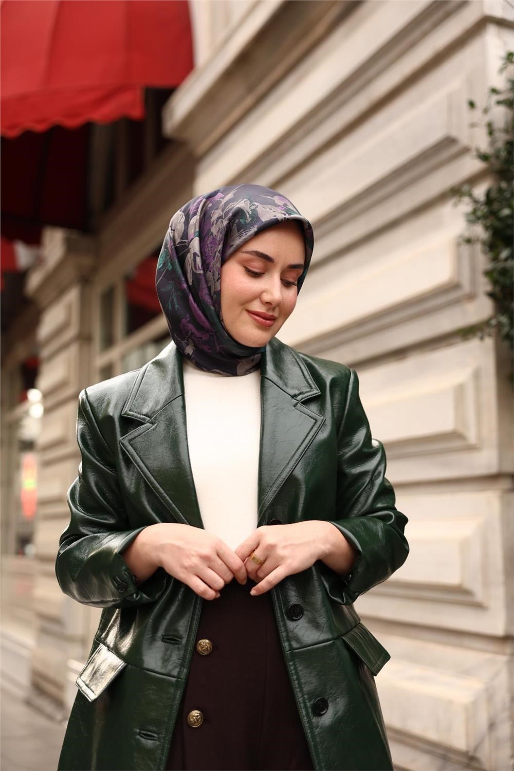 Twill İpek Eşarp Lacivert-Yeşil Çiçek Desenli Tok Duruşlu Kaymaz 90x90
