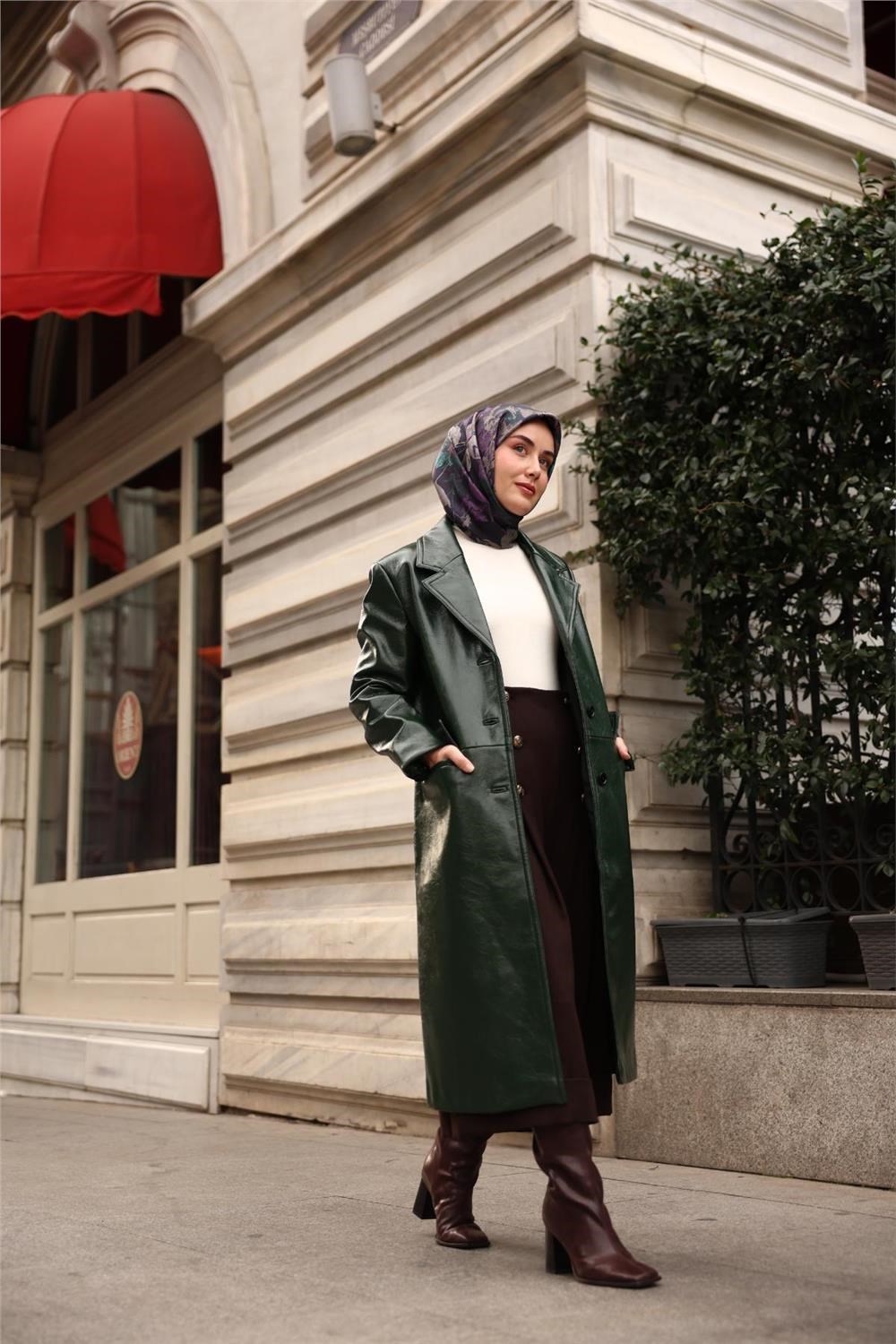 Twill İpek Eşarp Lacivert-Yeşil Çiçek Desenli Tok Duruşlu Kaymaz 90x90