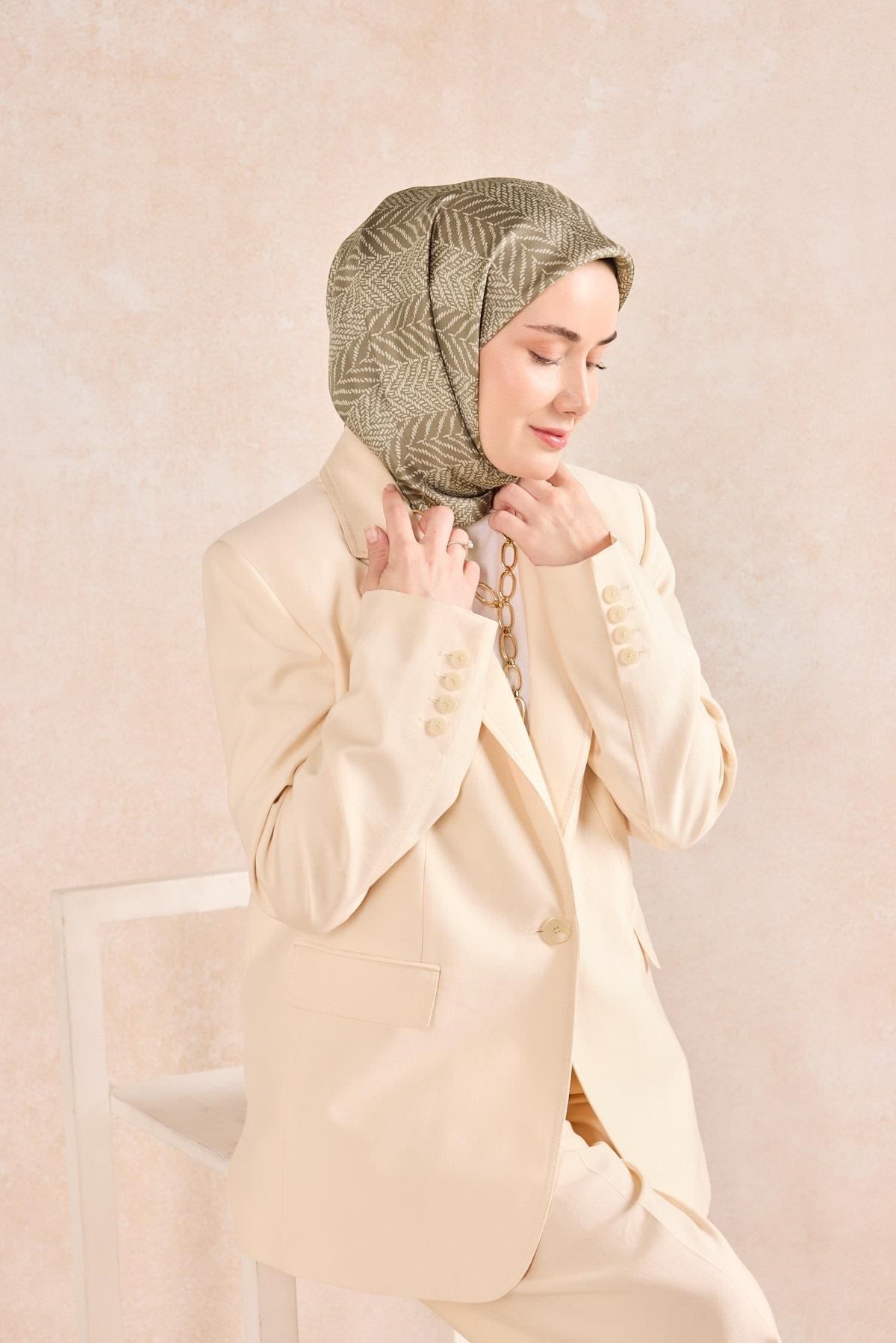 Twill İpek Eşarp Minimal Desen Koyu Vizon 90x90
