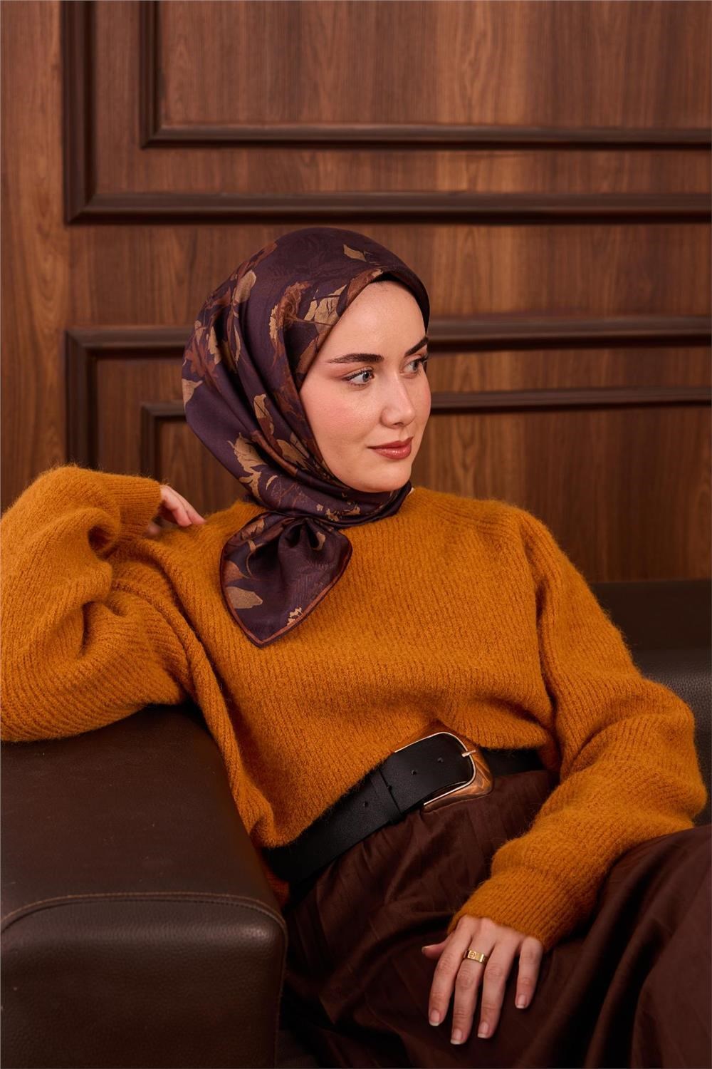 Twill İpek Eşarp Patlıcan Moru Çiçek Desenli Tok Duruşlu 90x90