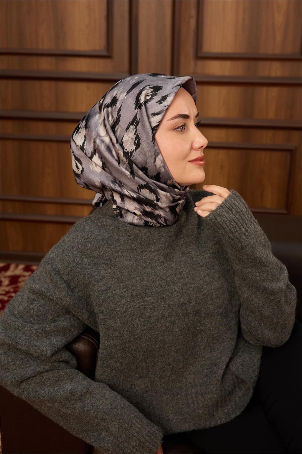 Twill İpek Eşarp Siyah-Füme Desenli Tok Duruşlu 90x90