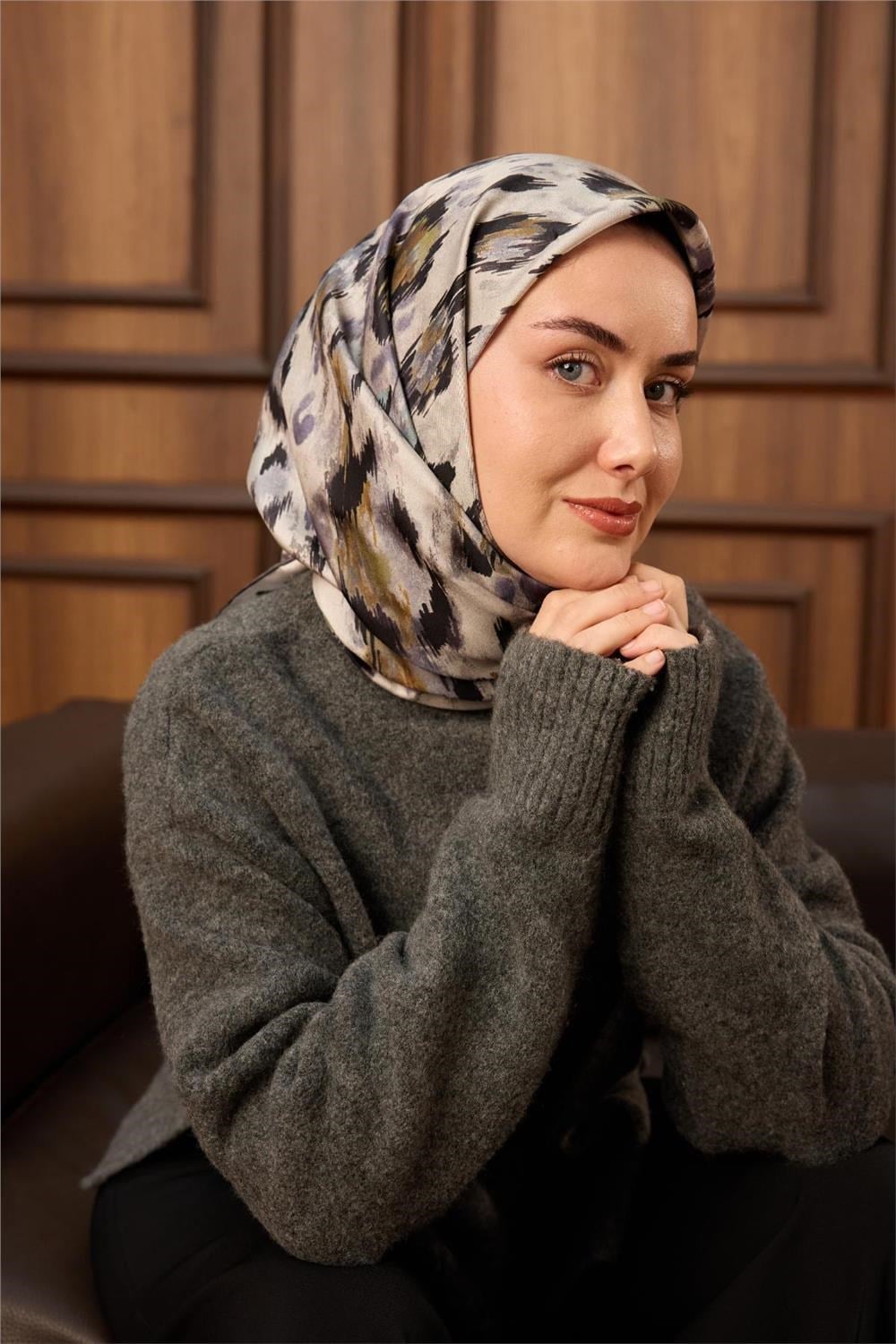 Twill İpek Eşarp Siyah-Füme Soyut Desenli Tok Duruşlu 90x90