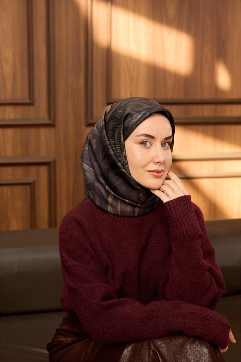 Twill İpek Eşarp Siyah-Kimyon Soyut Desenli Tok Duruşlu 90x90
