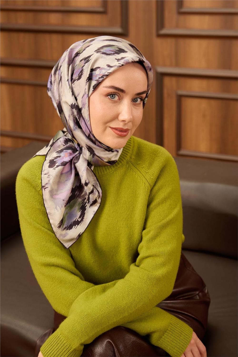 Twill İpek Eşarp Siyah-Koyu Mor Soyut Desenli Tok Duruşlu 90x90