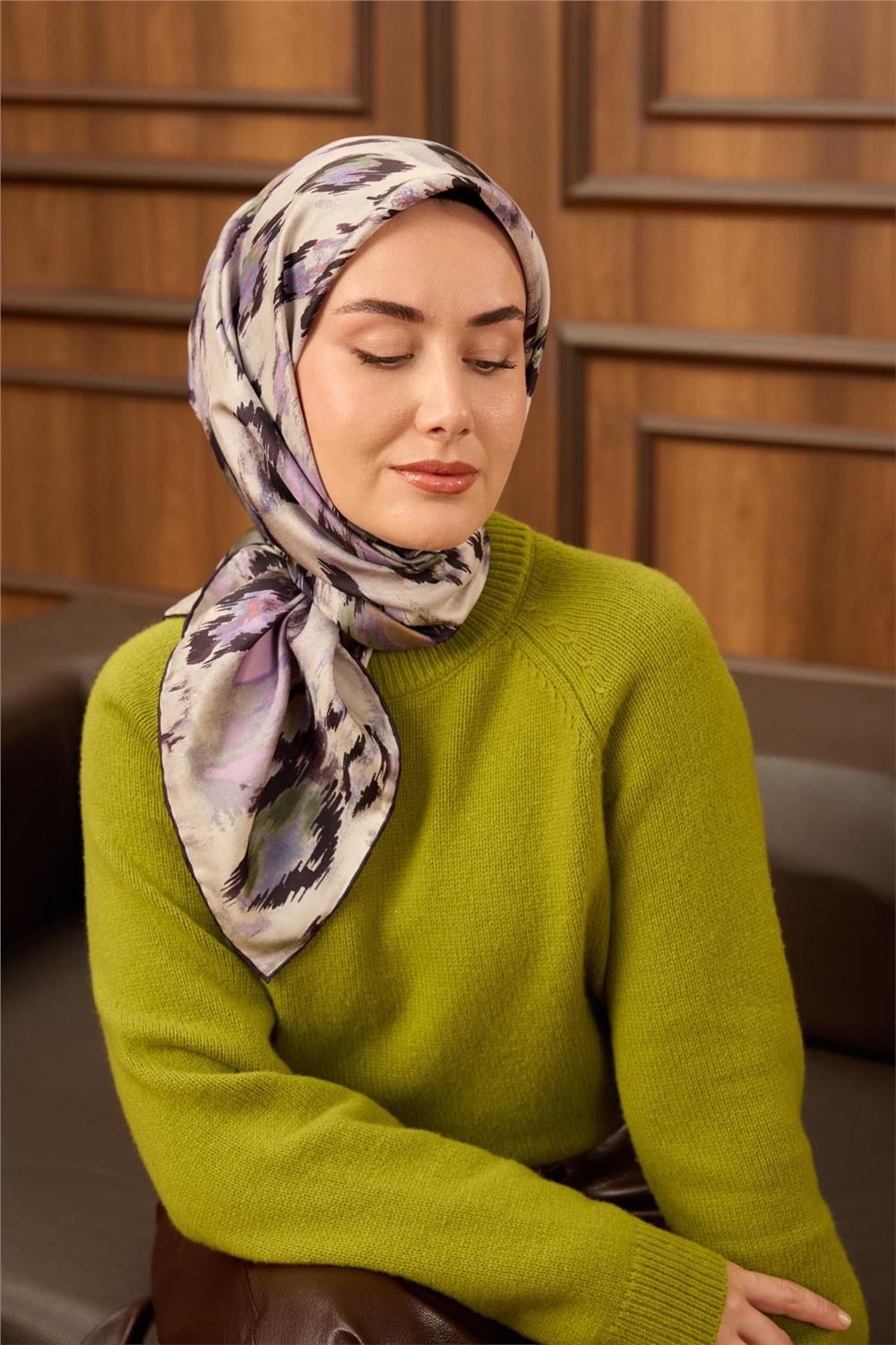 Twill İpek Eşarp Siyah-Koyu Mor Soyut Desenli Tok Duruşlu 90x90
