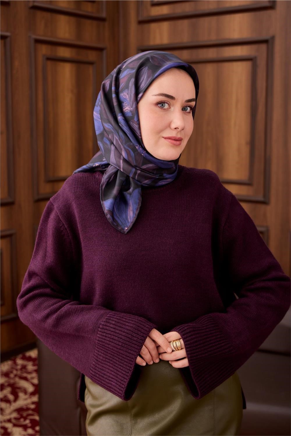 Twill İpek Eşarp Siyah-Mor Soyut Desenli Tok Duruşlu 90x90