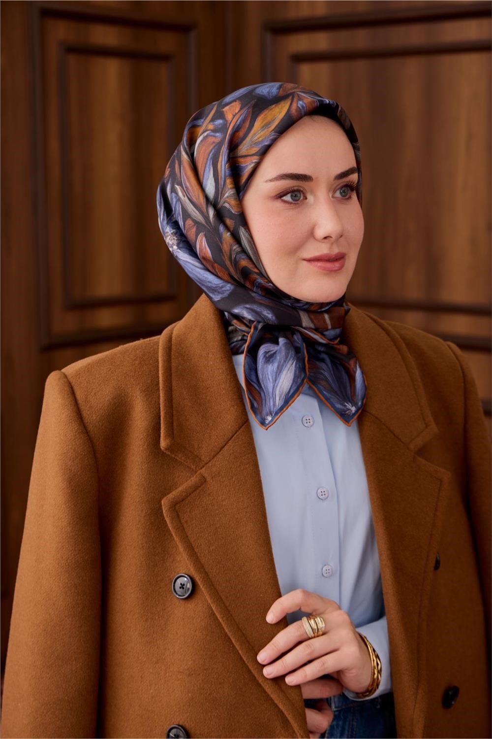 Twill İpek Eşarp Siyah-Tarçın Yaprak Desenli Tok Duruşlu 90x90