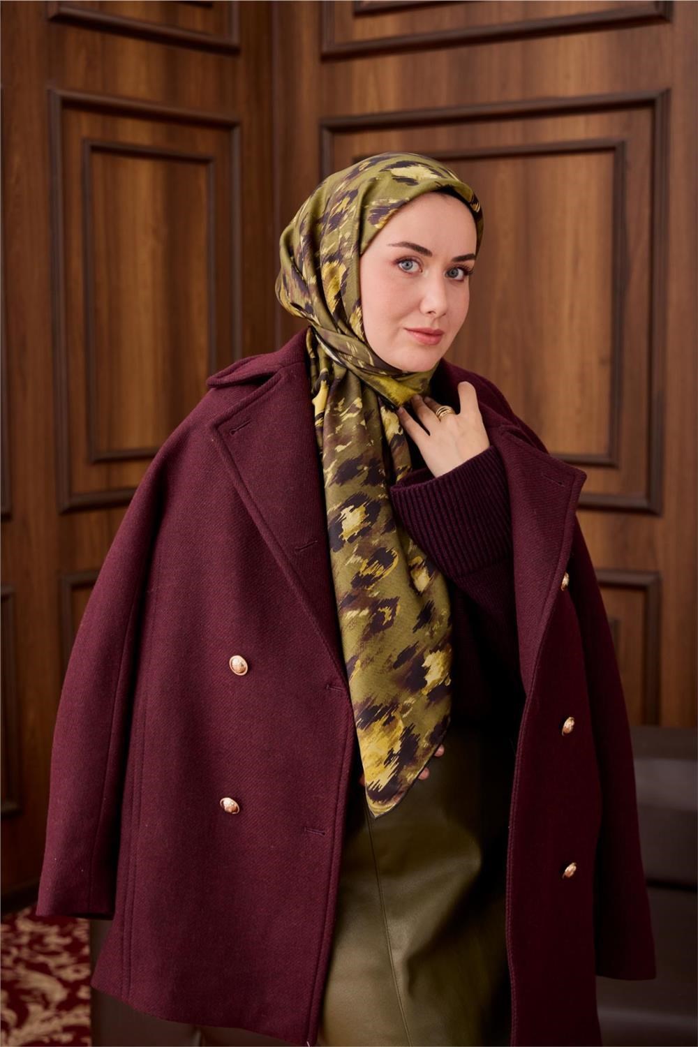 Twill İpek Eşarp Siyah-Yeşil Desenli Tok Duruşlu 90x90