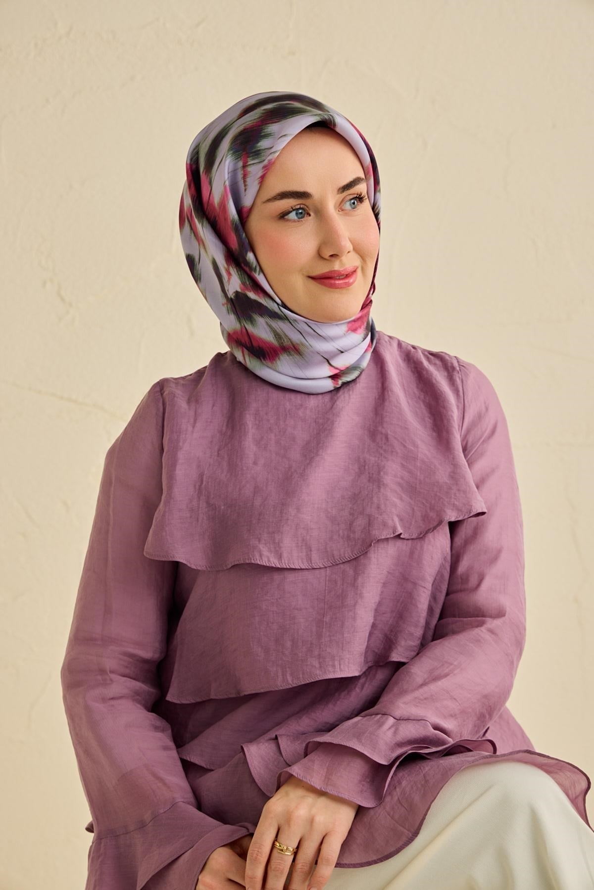 Twill İpek Eşarp Soyut Çiçek Desen Soluk Lila 90x90