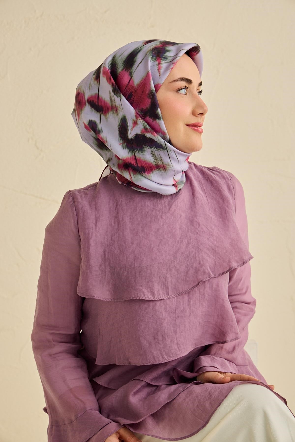 Twill İpek Eşarp Soyut Çiçek Desen Soluk Lila 90x90