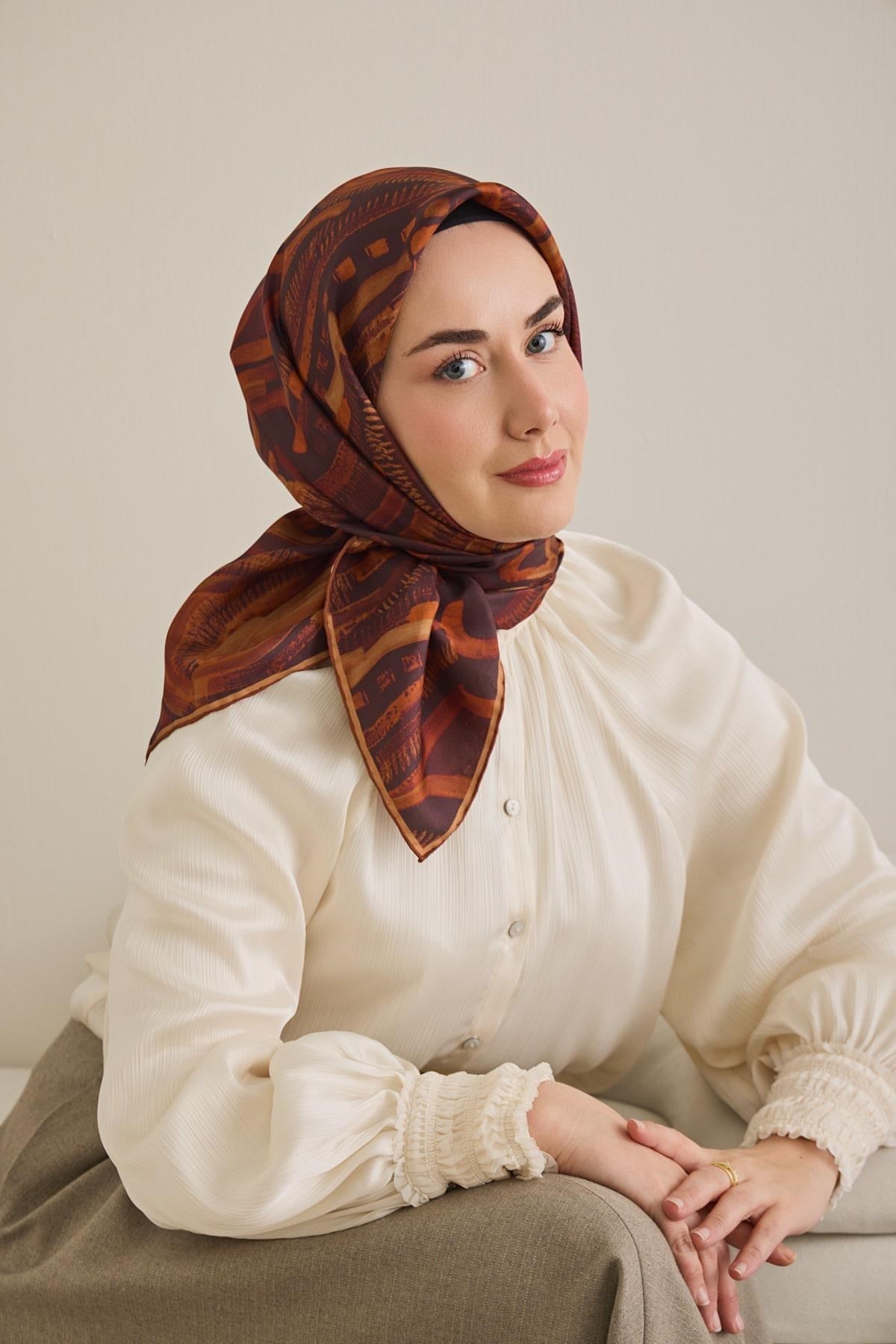 Twill İpek Eşarp Soyut Desen Acı Kahve 90x90