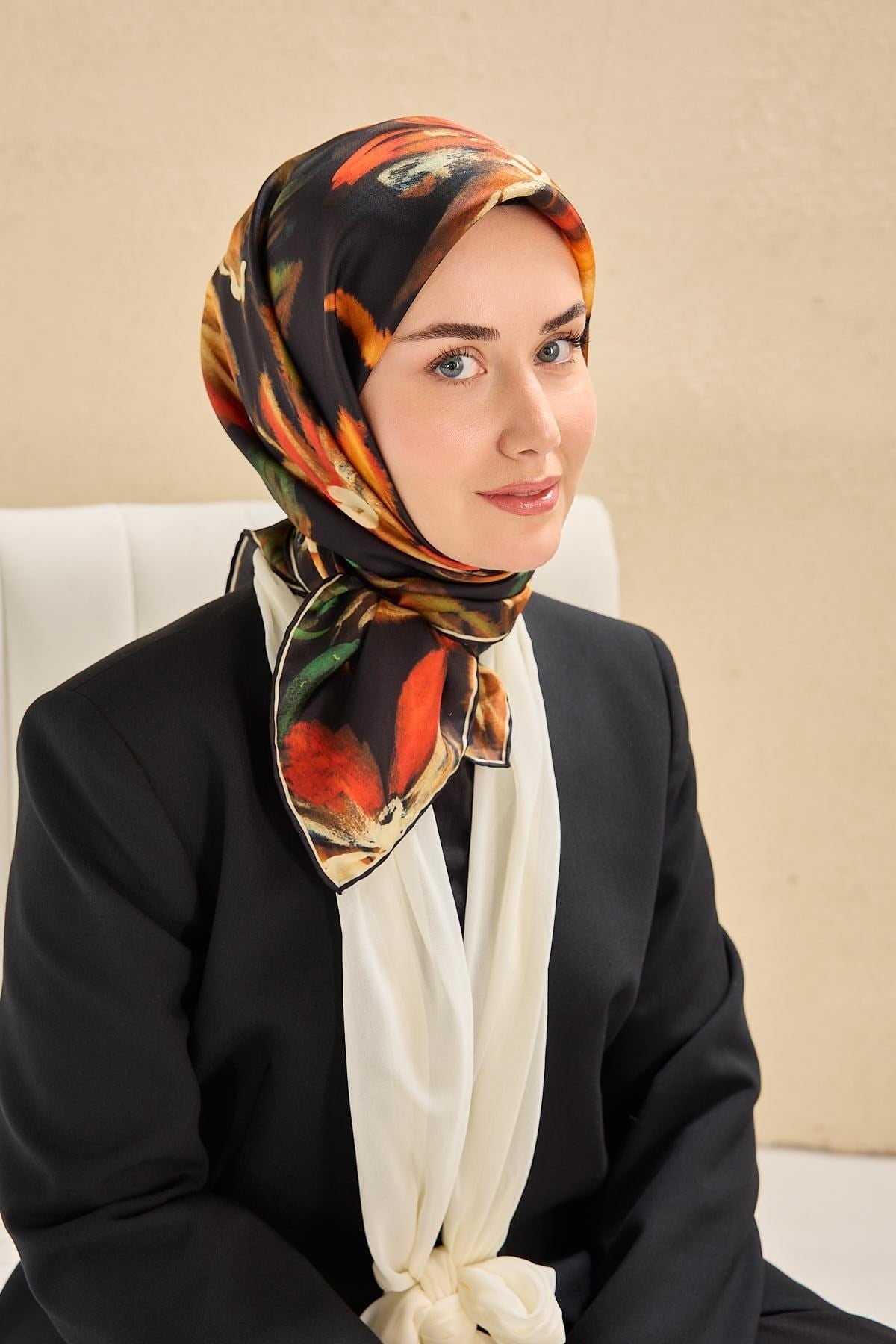 Twill İpek Eşarp Sulu Boya Siyah 90x90