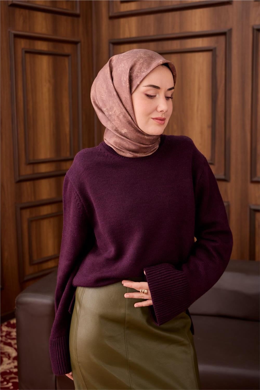 Twill İpek Eşarp Sütlü Kahve–Mor Desenli Tok Duruşlu 90x90
