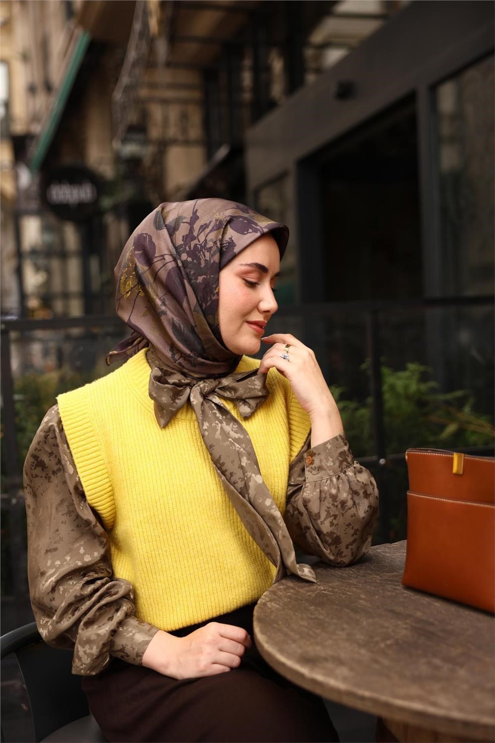 Twill İpek Eşarp Vizon-Asit Çiçek Desenli Kaymaz Tok Duruşlu 90x90
