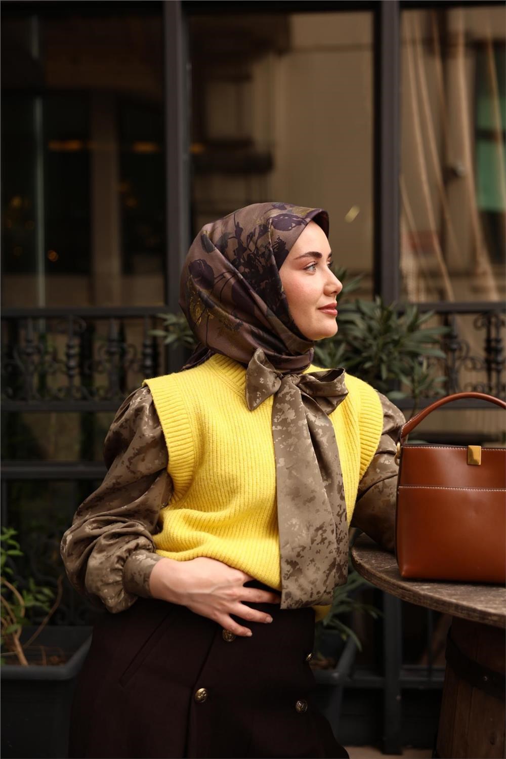 Twill İpek Eşarp Vizon-Asit Çiçek Desenli Kaymaz Tok Duruşlu 90x90