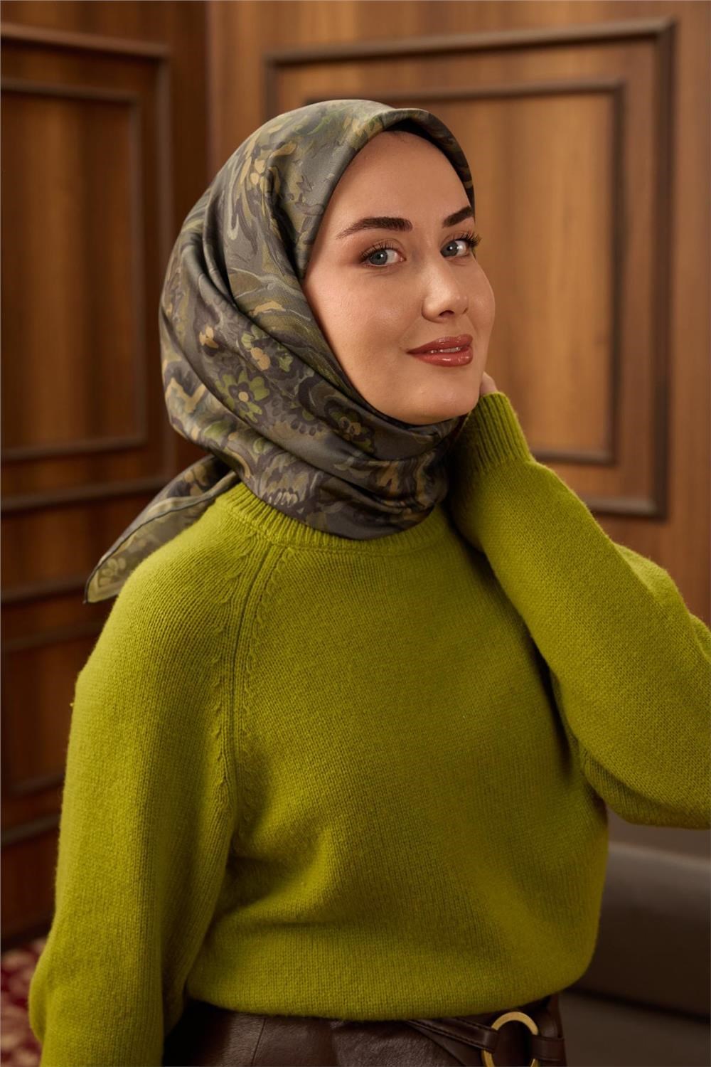 Twill İpek Eşarp Yeşil Gri-Kına Yeşili Desenli Tok Duruşlu 90x90