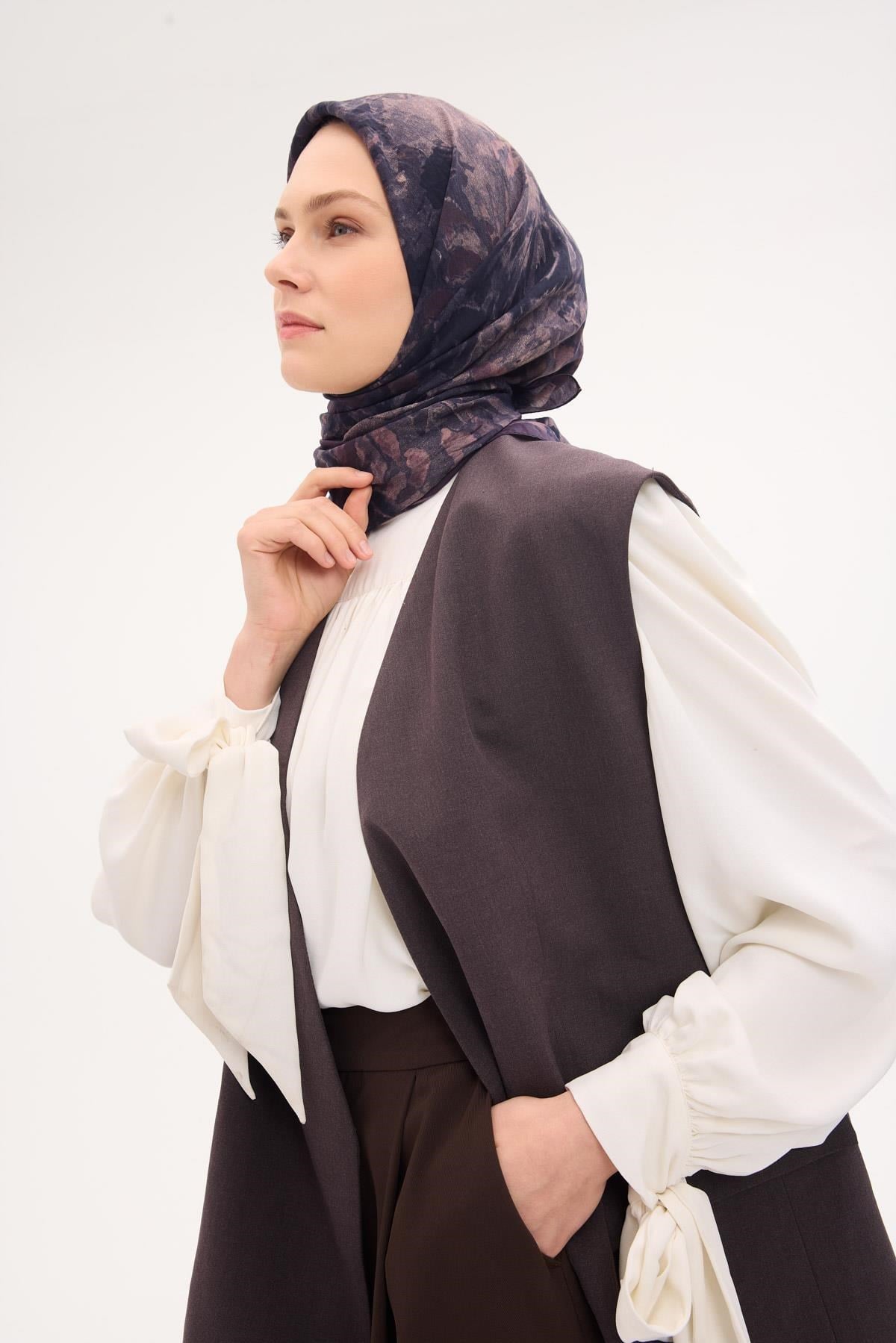 Velora Eşarp Fırça Çiçek Desen Mürdüm 90X90