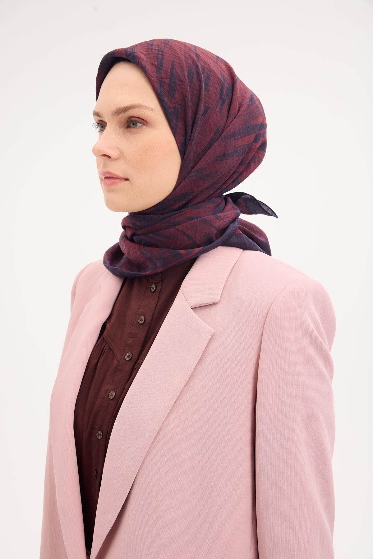 Velora Eşarp Sulu Boya Desen Koyu Mürdüm 90X90