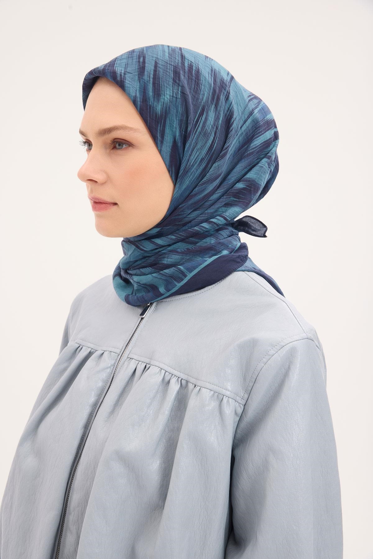 Velora Eşarp Sulu Boya Desen Lacivert 90X90