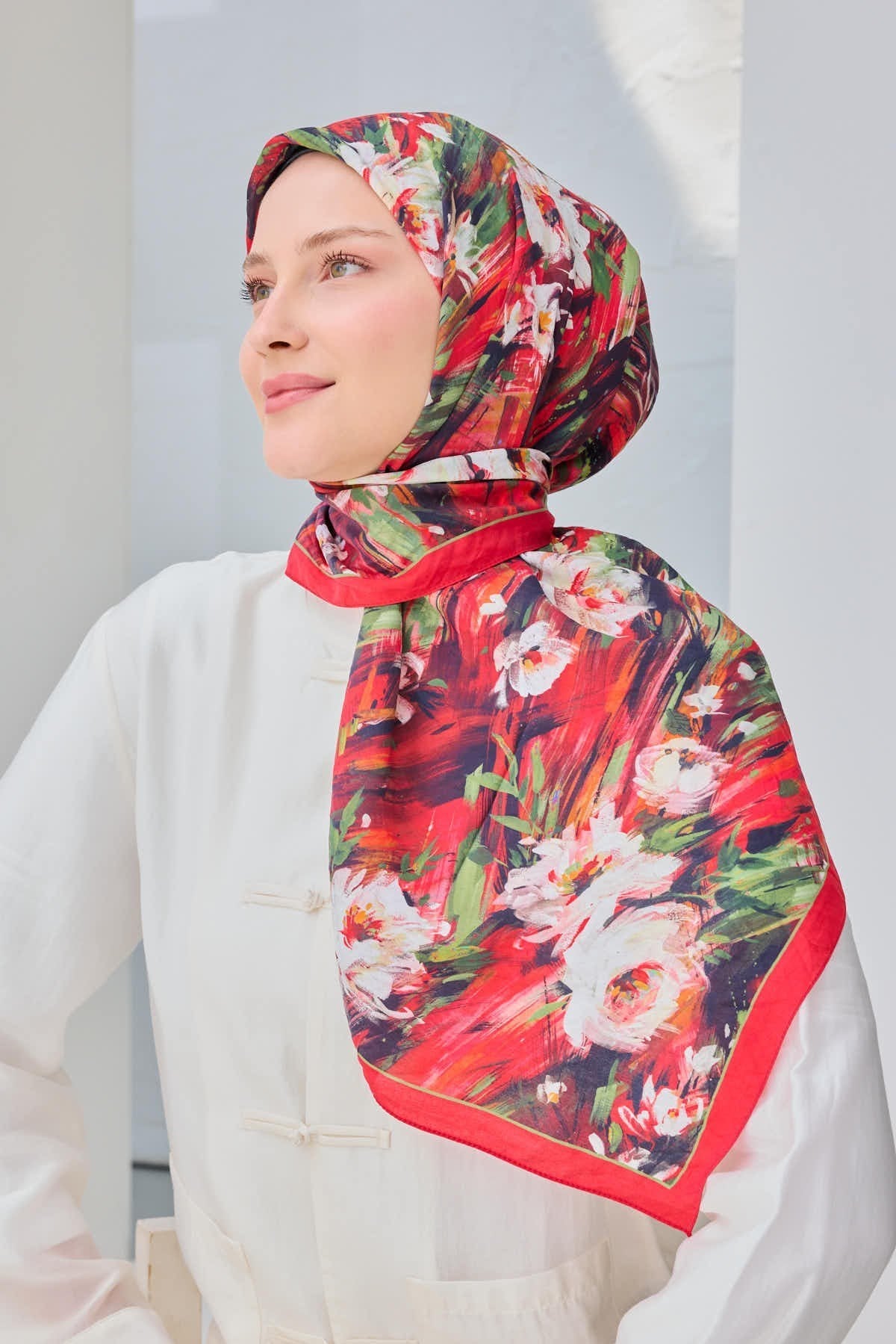 Velora Eşarp Watercolor Flower Kırmızı