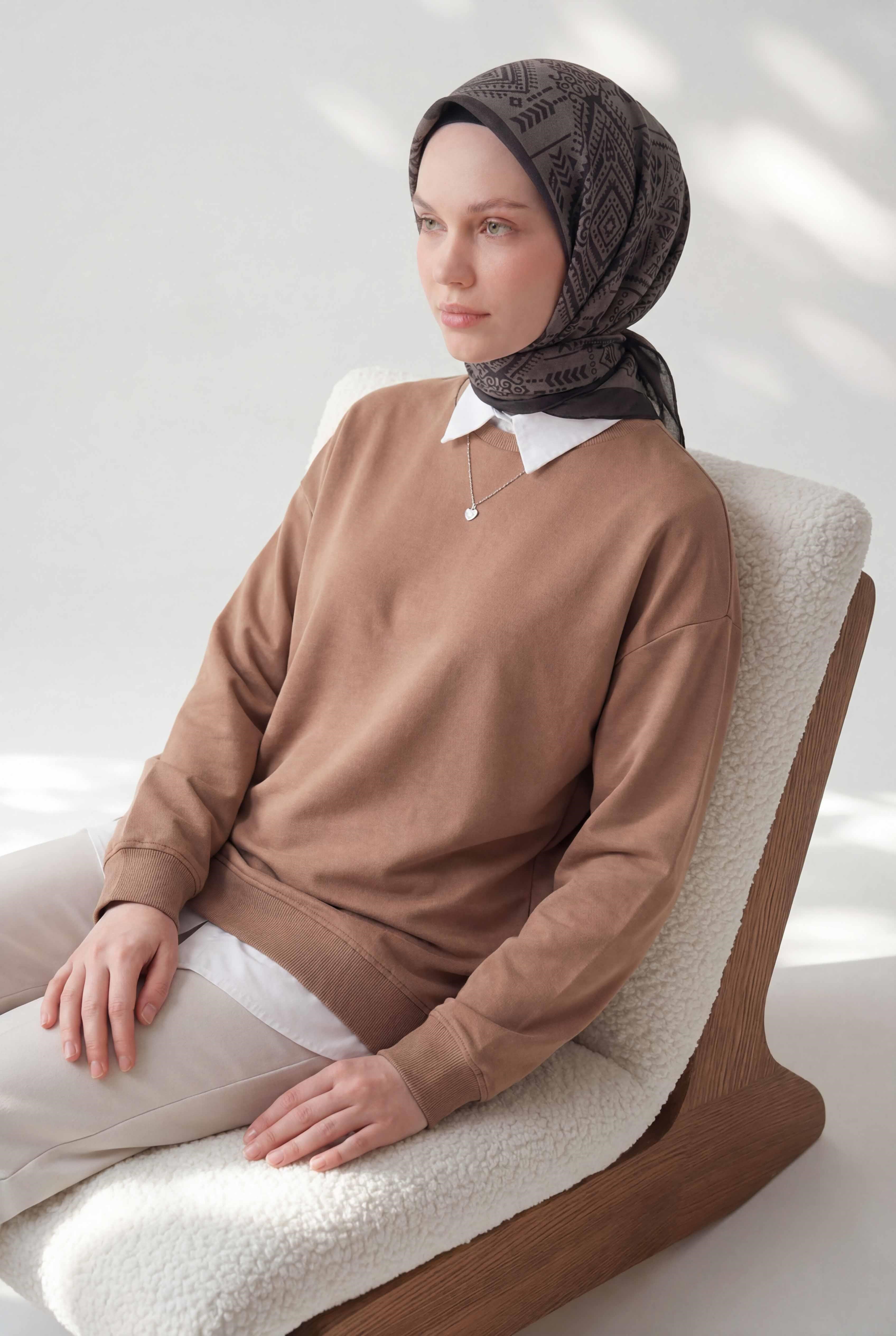 Viskon Velora Eşarp Dört Mevsim Kilim Desen Kahverengi 90X90