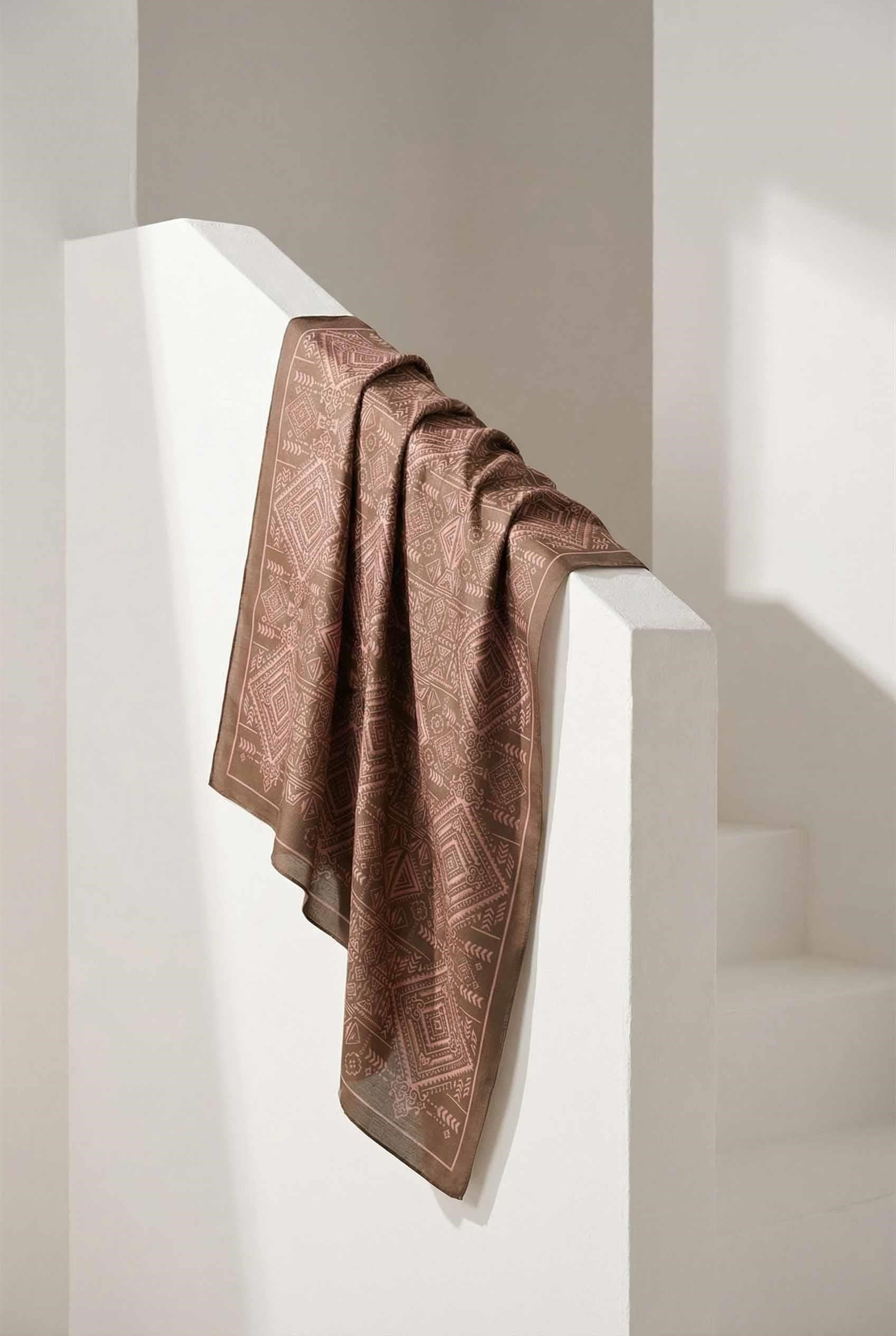 Viskon Velora Eşarp Dört Mevsim Kilim Desen Kahve 90X90