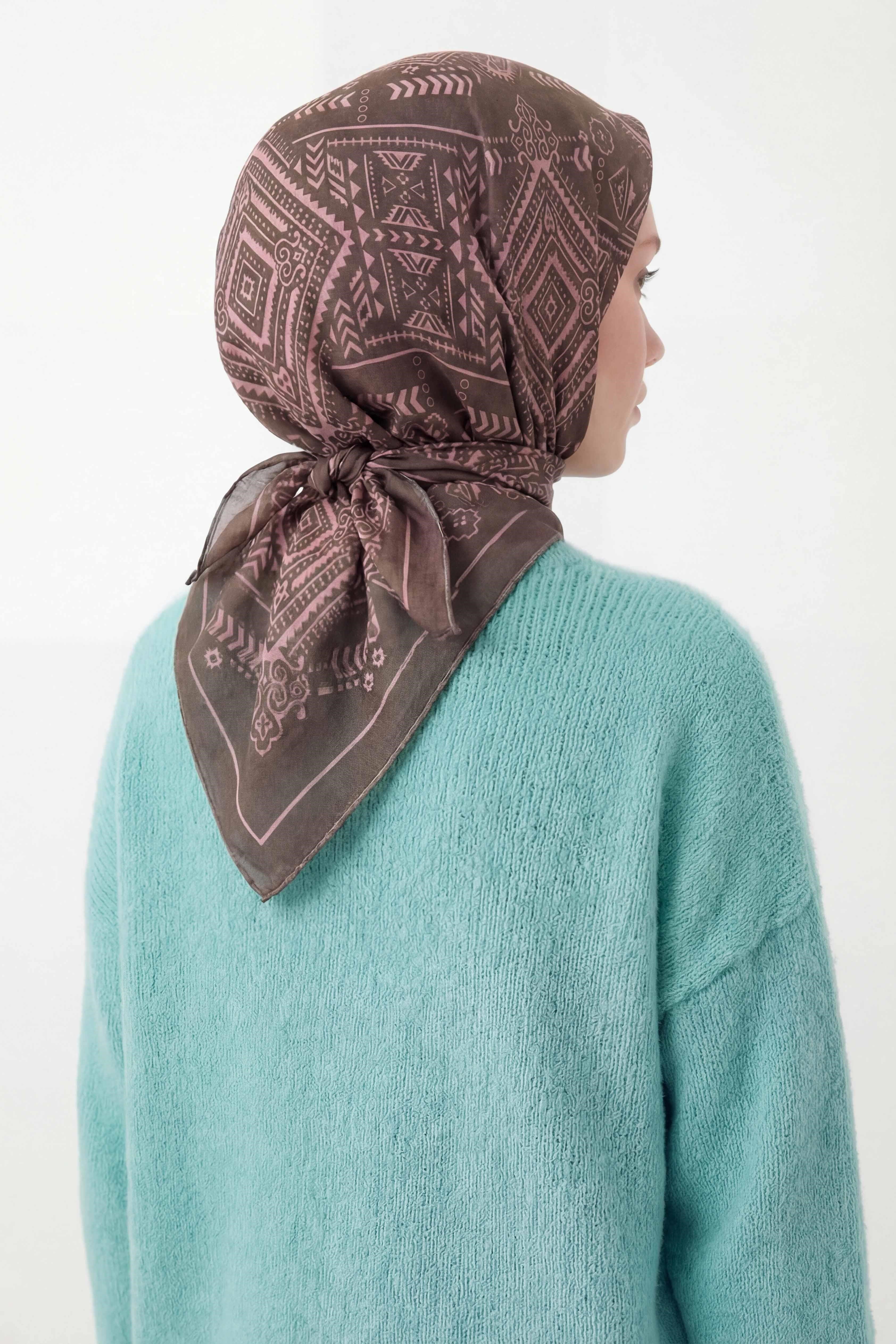 Viskon Velora Eşarp Dört Mevsim Kilim Desen Kahve 90X90