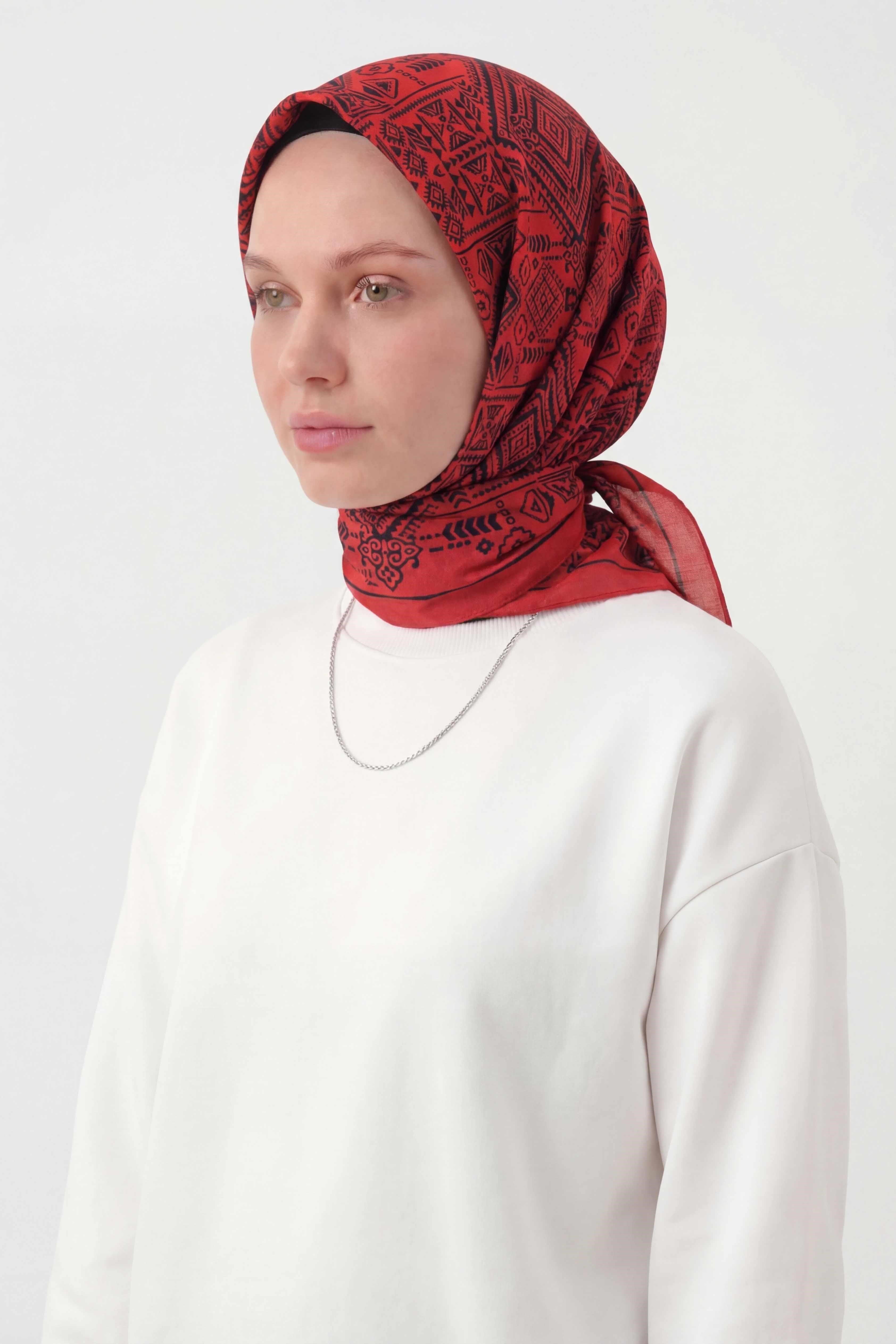 Viskon Velora Eşarp Dört Mevsim Kilim Desen Kırmızı 90X90